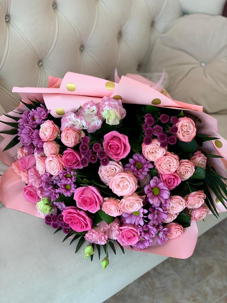 Букет цветов из: Хризантемы, Розы и Лизиантусы в Краснознаменский