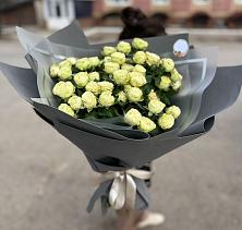 Букет Белые кустовые розы Солинеро в Краснознаменский