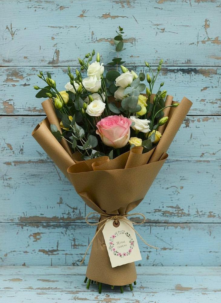 Букет цветов из: Розы и Лизиантусы в Краснознаменский