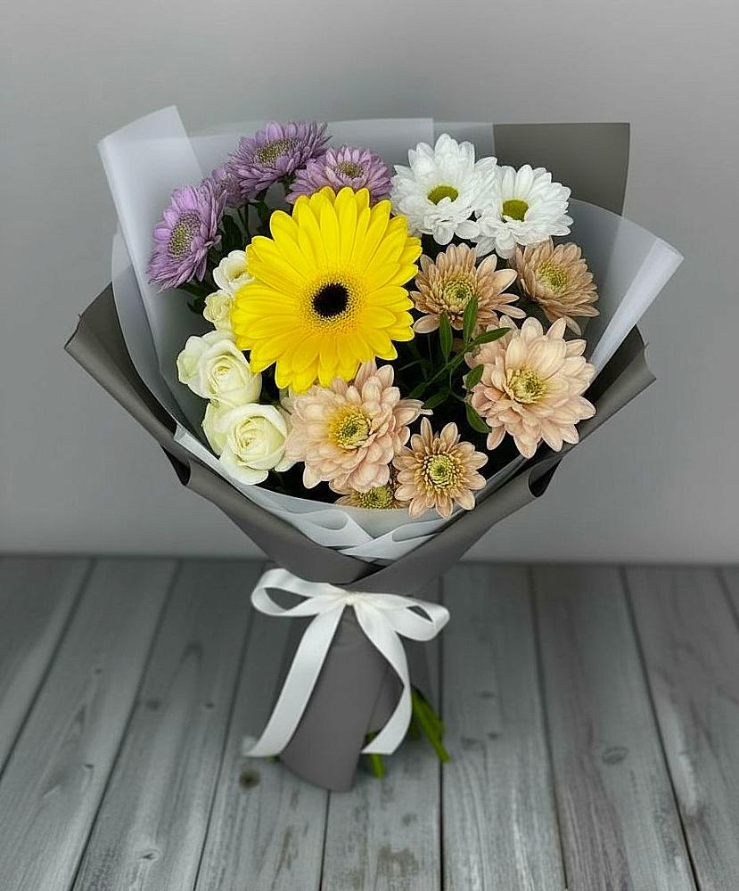 Букет цветов из: Розы, Герберы и Хризантемы в Краснознаменский