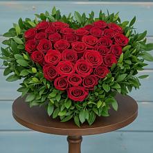 Цветочная композиция из Розы в виде сердца в Краснознаменский