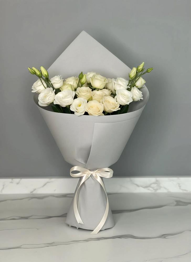 Букет цветов из: Розы и Лизиантусы в Краснознаменский