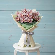 Букет цветов из:  Орхидеи и Розы в Краснознаменский