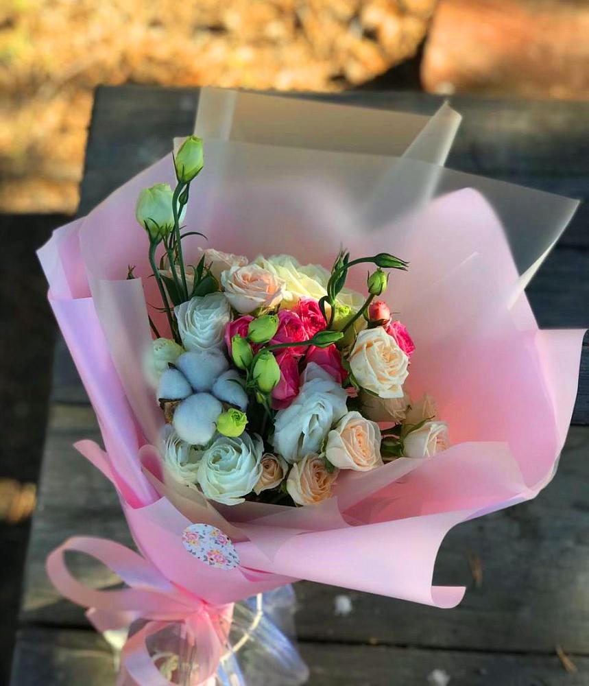 Букет цветов из: Розы и Лизиантусы в Краснознаменский