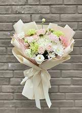 Букет цветов из:  Гвоздики, Розы, Лизиантусы и Хризантемы в Краснознаменский