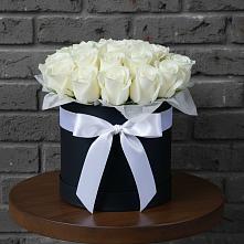 Цветочная композиция из Розы в шляпной коробке в Краснознаменский